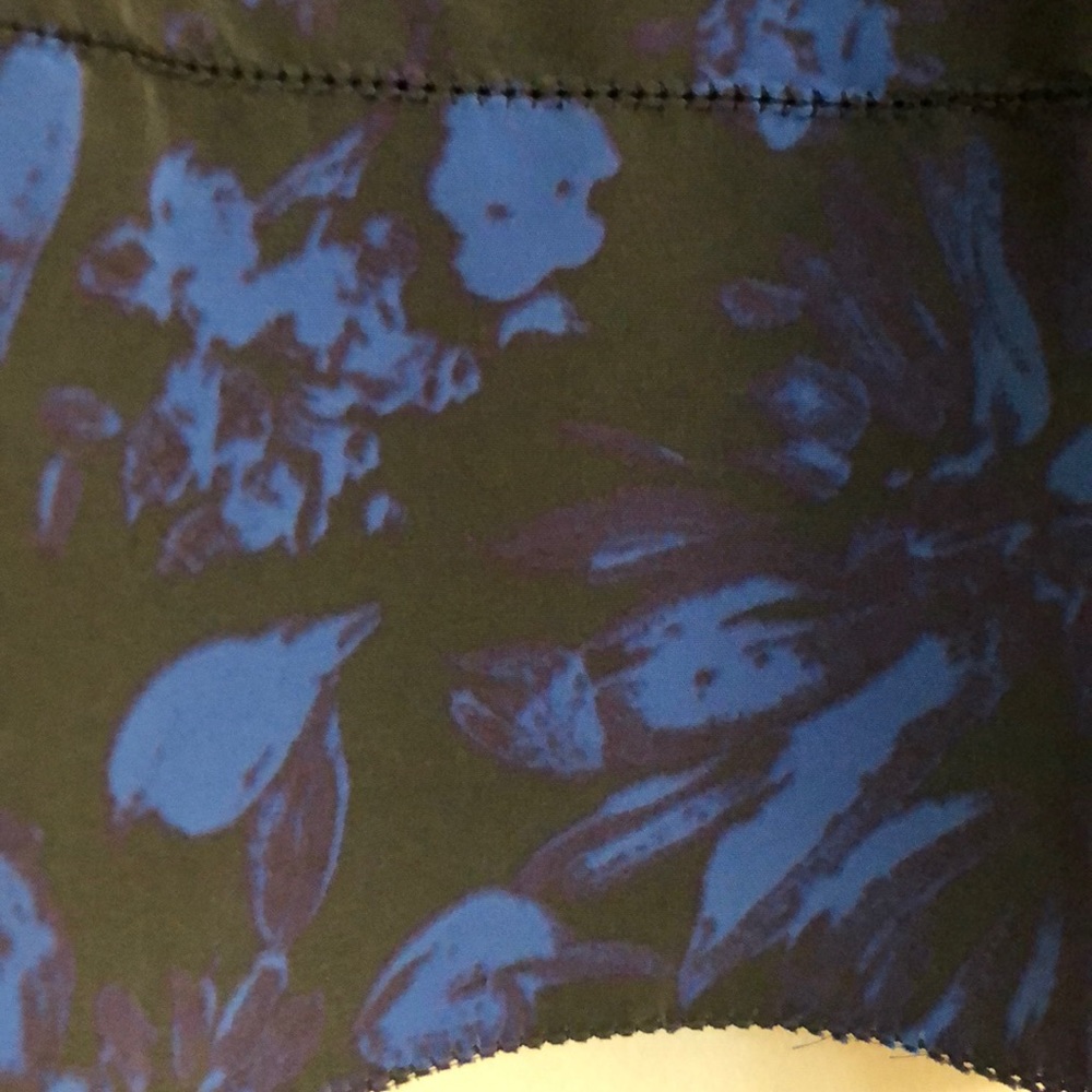 Simply Vera Dress - Picture 6 of 7